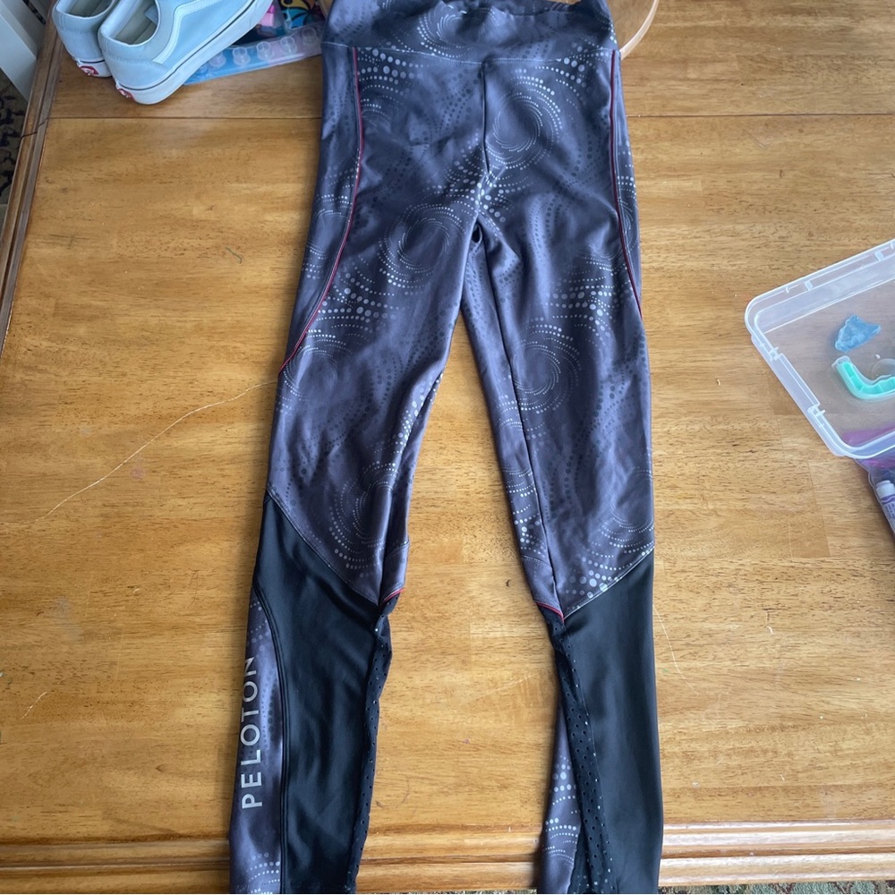 peloton leggings small
